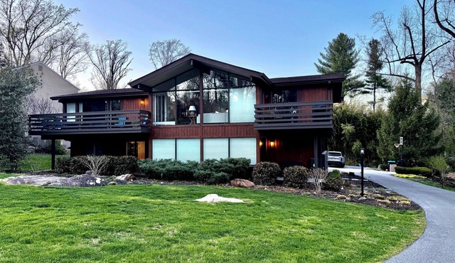 1 Mile From PGA Championship - 4-BR Modern house in Berwyn