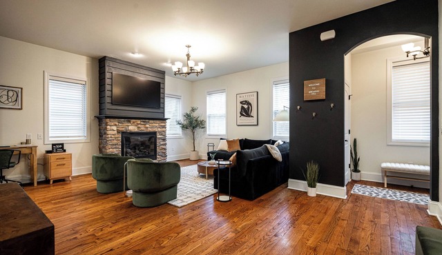 1 Mile to Downtown -Brewers Hill-Rooftop Deck-Gym