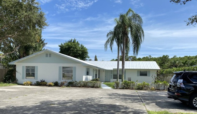 1 mile to Hobe Sound Beach & The best golf courses