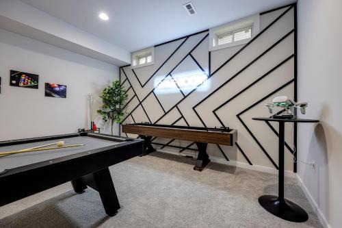 1 Mile to Quantico 5BR Home with Game Room!