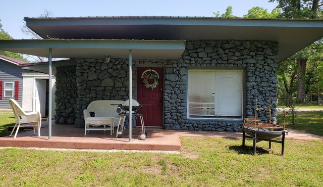 1 mile to trout fishing, kayaking and biking. Welcome to Karr's Critter Kamp!