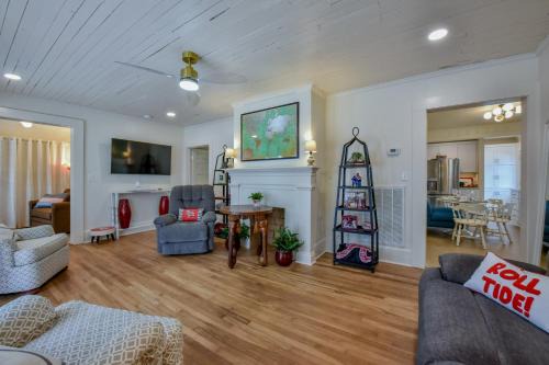 1 Mile to UA Campus Walkable Midtown Getaway