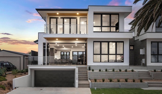 1 min walk to beach - 8 min drive to McLaren Vale -Luxury Beach House