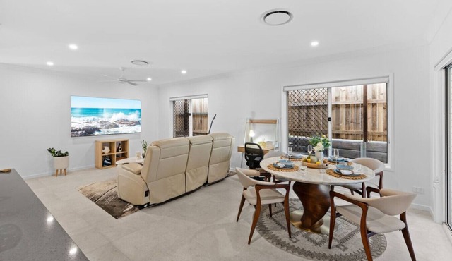 1 mins to Mall/Brandnew 4Beds cozy home/Ducted AC