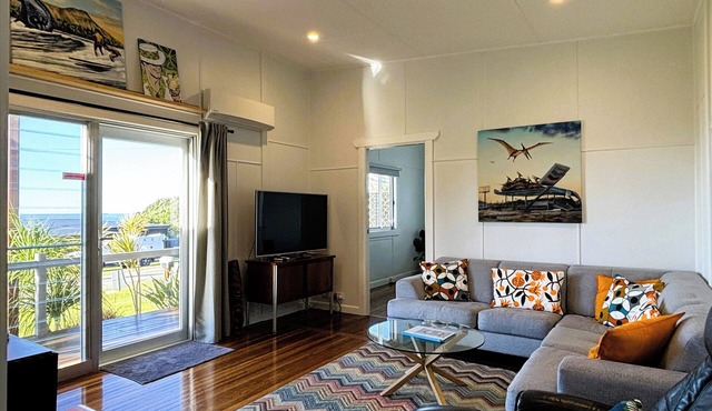 1 Minute Walk to the Beach - Arrawarra Point Guest Suite