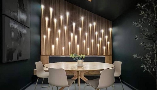 1 OAK experience customed design