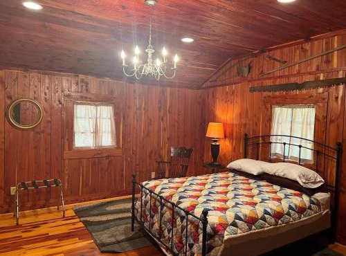 1 of 3 Guest Quarters 35 Min to U of Alabama