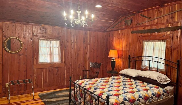 1 of 3 Guest Quarters 35 Min to U of Alabama