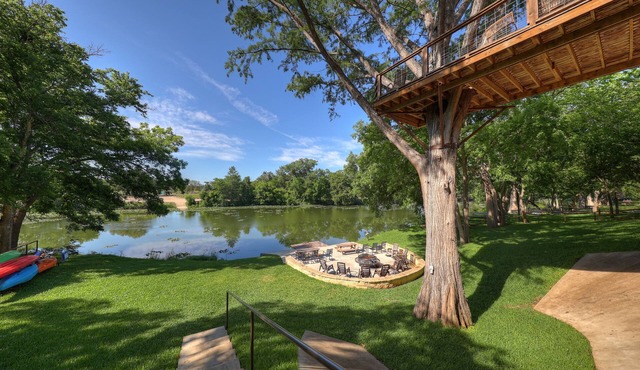 #1 of 4 Treetop River Cabins: - Kayaks+Fishing+Fire pits+Hammocks= Memories!