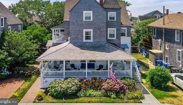 1 of 9 Hotel style guest-rooms 300' from beach