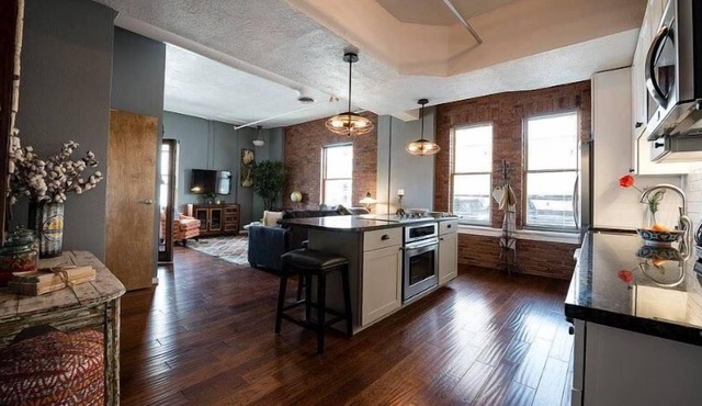 1-Of-A-KIND cozy condo with rooftop access in downtown ABQ