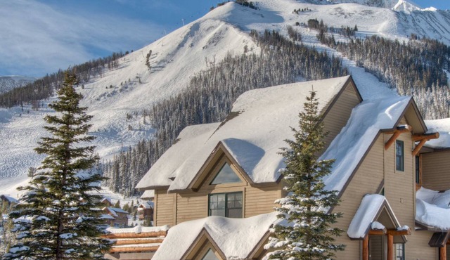 1 of a Kind Slopeside Saddle Ridge! Luxury 4BR+Bonus Rm, Hot Tub, Lone PeakViews