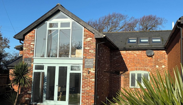 1 Old Sefter School House, perfect for family holidays and Goodwood events