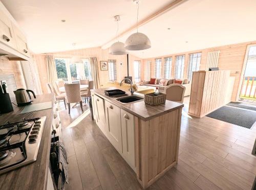 1 or 2 bedroom Hot tub Lodges