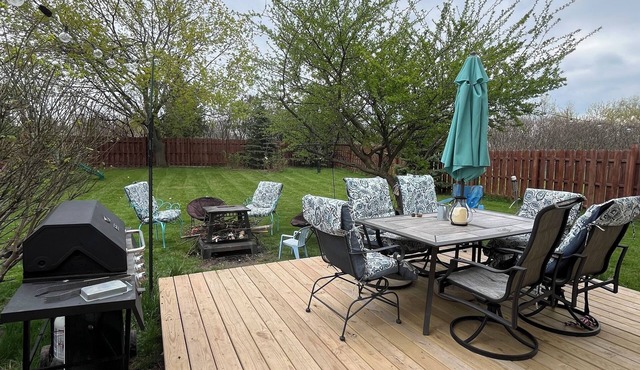 1 or 2 Bedrooms in spacious duplex for traveling professional close to Titletown