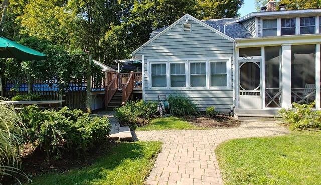 1 or 2 Fun Cottages Sleep 2-10-20 People. Pool & Hot Tub. Steps to Beach + More