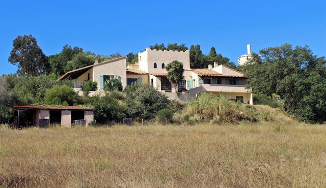 1 or 2 LODGINGS + ROOM in a Catalan Mas for 10-15 people