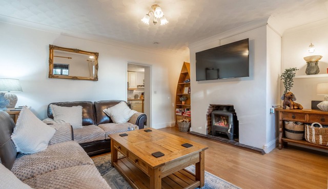 1 Paynes Cottage by East Ruston Cottages