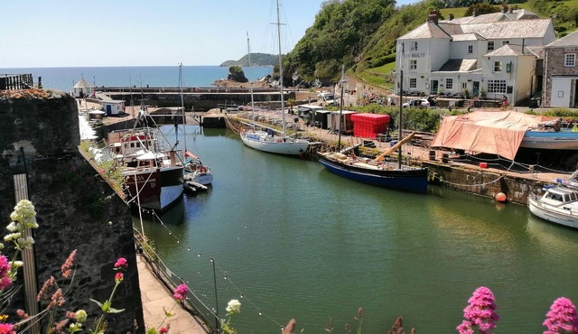 1 PRIDMOUTH ROAD, family friendly, with a garden in St Austell