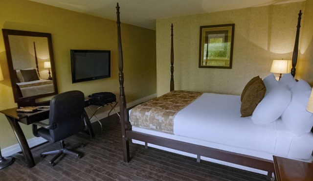 1 Queen Bed – Room 2 - Hearthstone Inn Boutique Hotel Halifax – Dartmouth