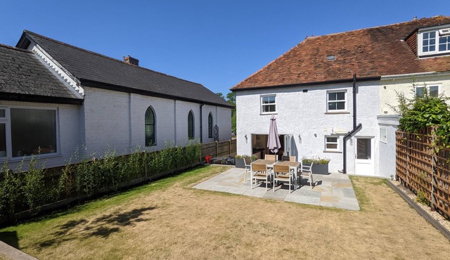 1 Rainbow Villa, Westbourne - sleeps 5 guests in 3 bedrooms