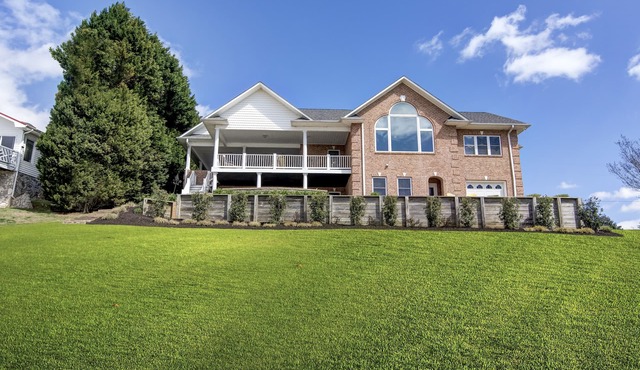 #1 Rated Vacation Home w/Deep Water on the Main Channel