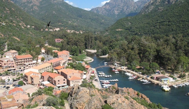 1-ROOM APARTMENT IN A HOUSE IN THE HEART OF PORT GULF