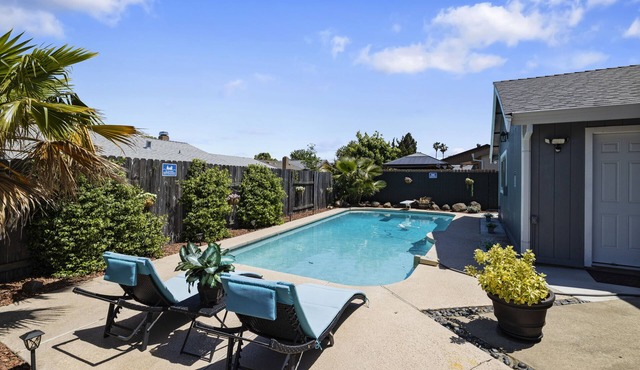 #1 - Room in a beautiful house with pool.