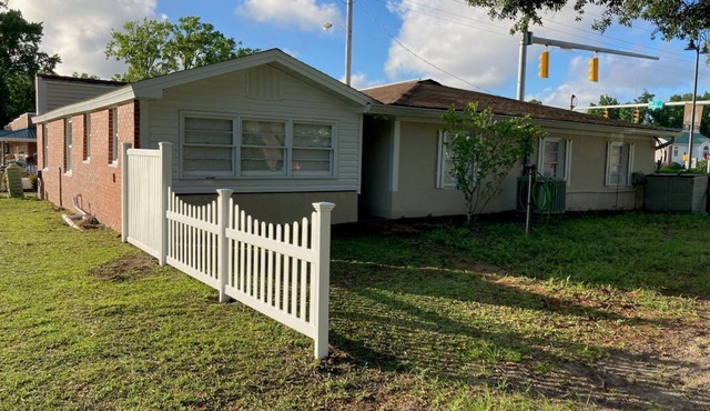 1 Room on Main Street w/kitchenette- Main Street , Shallotte between HB and OIB