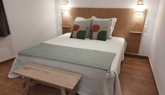 1 room with bathroom and breakfast near Urederra.