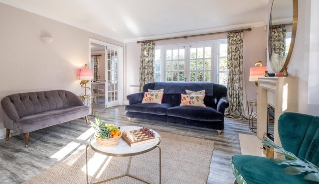 1 Sanctuary Court - sleeps 6 guests in 3 bedrooms