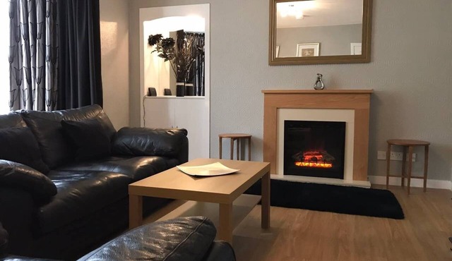 1 St Catherine’s City Cottage. Free Parking & WiFi