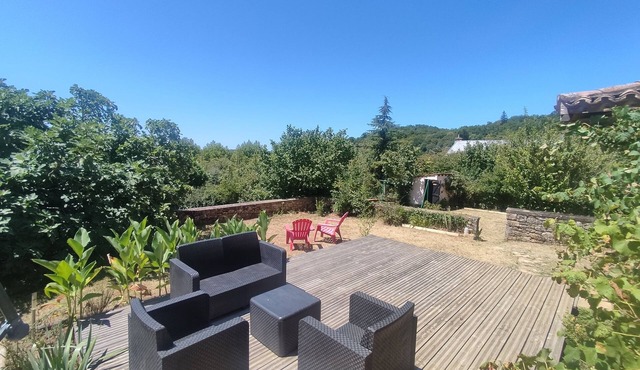 1-star furnished house 800 m from the river, near Sarlat.