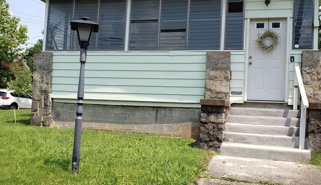 1 Stop/1 Shop! Large D.C. house-pet friendly/big backyard & parking/near metro