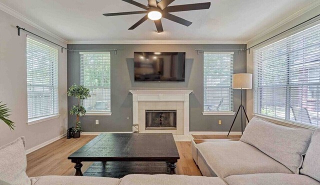 1 Story/3BR/Easy Access to all Woodlands amenities