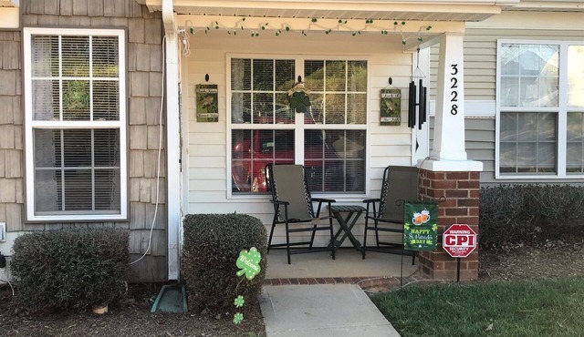 1 Story Townhome in Rock Hill, close to Charlotte, Lake Wylie, Carowinds & I-77.