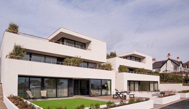 1 The Bay - Stunning contemporary flat on the Scottish East coast