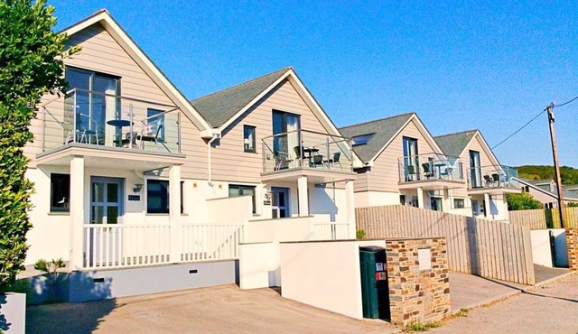 1 The Navigators - Luxury 3 bedroom beach villa only 100 meters to the beach