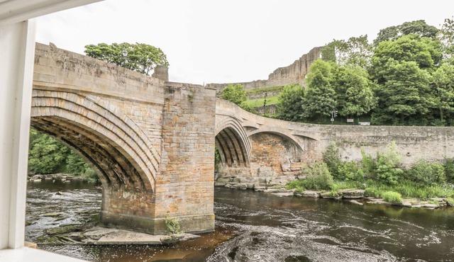 1 THE RIVERSIDE, pet friendly in Barnard Castle