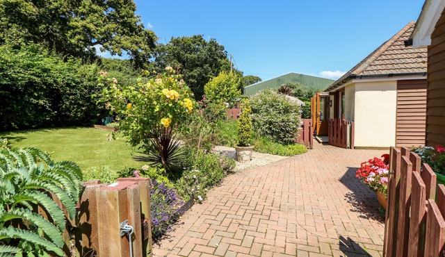 1 THE STABLES, with a garden in Ryde