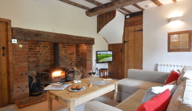 1 Tunns Cottages, Rushmere, nr Beccles