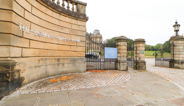 1 VICTORIA COTTAGES, pet friendly, with open fire in Barnard Castle