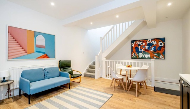 1 Volunteer House, Leiston, near Sizewell (sleeps 4) - IDEAL FOR SHORT OR LONG TERM CORPORATE LETS