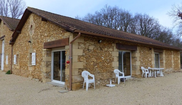 1 week for 10 people from 560 euros depending on period