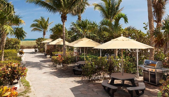 1 wk Oceanfront retreat for 4 @ Solara Surfside Resort w/Kitchen - Near Miami