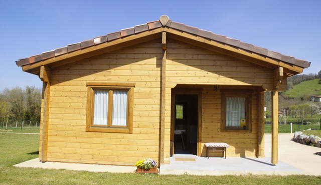 1. Wooden cabin - Satia Berri
