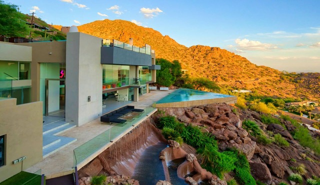 10,000 sqf Mansion Carved into Camelback - Infinity Pool, Spa, Gym, Rooftop Bar