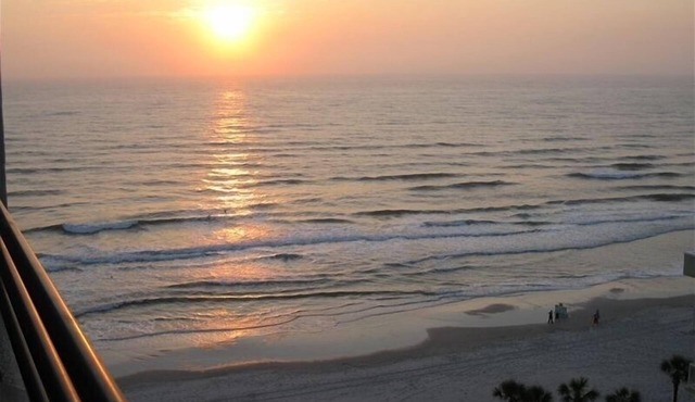 10/10 EXCEPTIONAL!-170 REVIEWS-DAYTONA BEACH-2BD/2BA-RENOVATED-WELL STOCKED