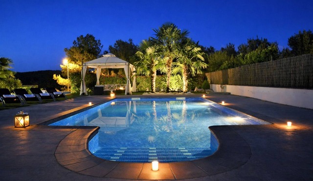 10/15 min/car from the beach! by Weekly Villas. Villa Sitges La Calma,