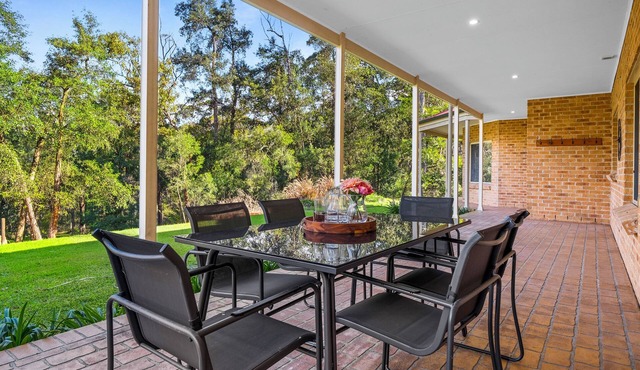 10 acre country home